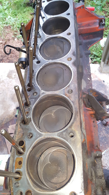 Exposed deck and pistons